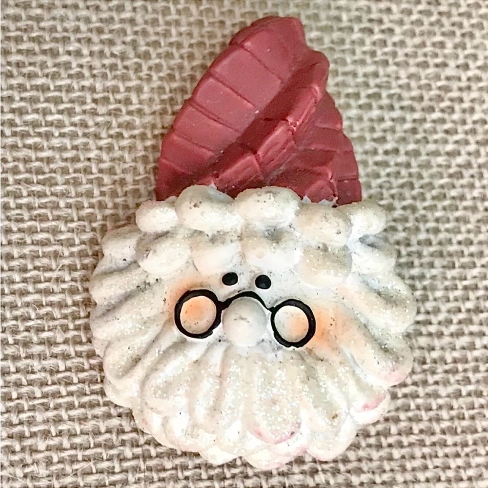 Vintage Resin Santa Claus Brooch Pin Folk Art Christmas Kitsch Holiday Twee Fun